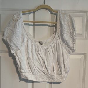 White Puff Sleeve Crop Women's Top